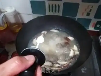 Make Meatball mushroom noodles step 5