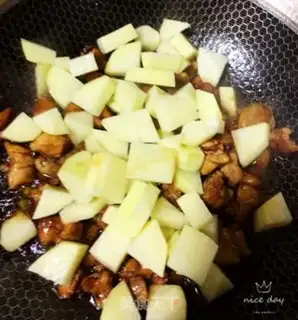 Make Black pepper potato chicken step 11