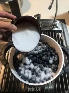 Make Blueberry jam step 3