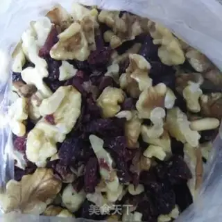 Make walnut cranberry cake step 10