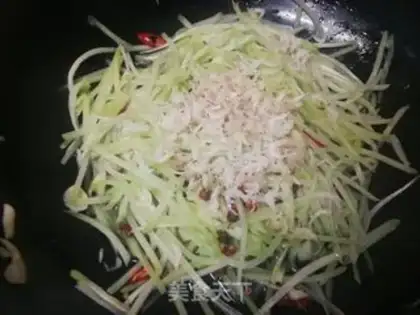 Make Shrimp hides and guacamole step 6