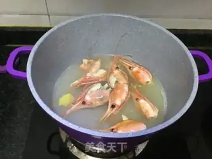 Make Three dumplings of shrimp radish step 2