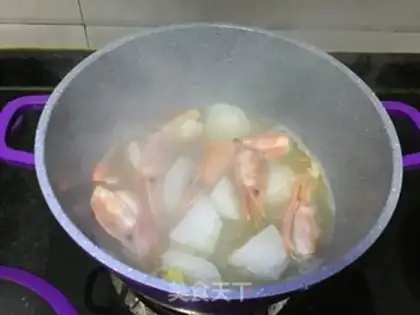 Make Three dumplings of shrimp radish step 3