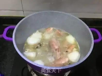 Make Three dumplings of shrimp radish step 4