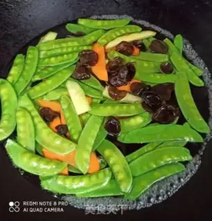 Make Dutch beans for carrots step 1