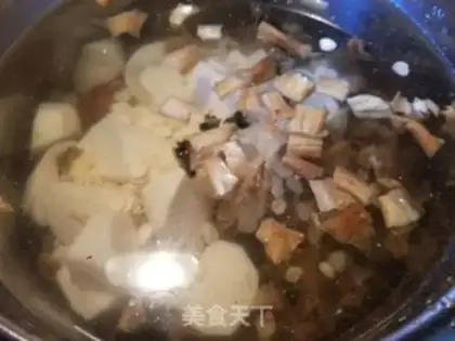 Make Pork poaching soup step 4