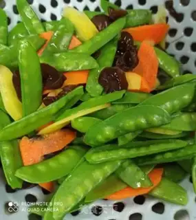 Make Dutch beans for carrots step 2