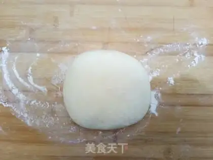 Make Creamed onion rolls step 3
