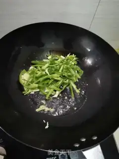 Make Cream pepper fried beans step 3