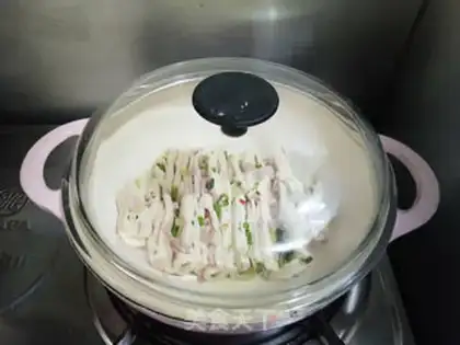 Make Creamed onion rolls step 10