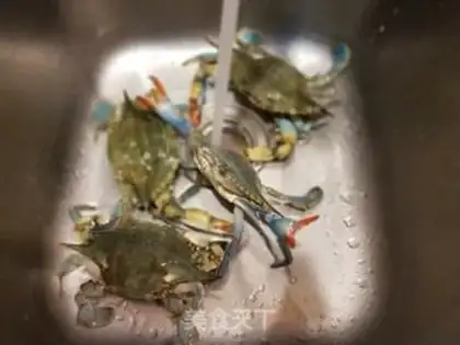 Make Crabs cook radish step 0