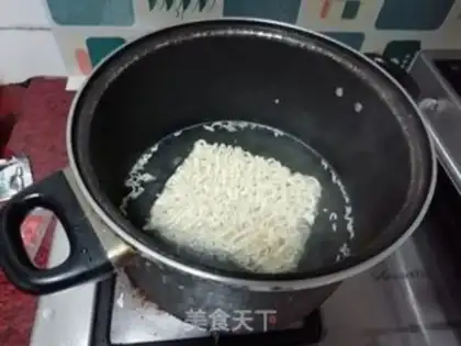 Make Egg sausage noodles step 3