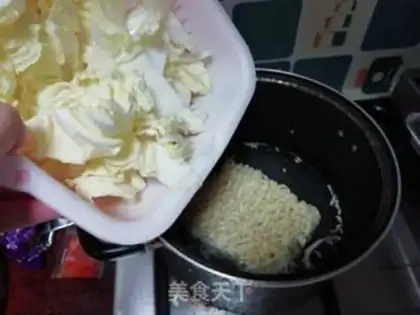 Make Egg sausage noodles step 4