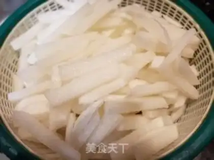 Make Crabs cook radish step 3