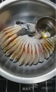 Make Peacock open-screen fish step 2