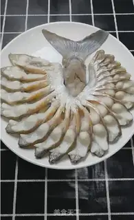 Make Peacock open-screen fish step 5