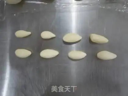 Make Mushroom-type buns step 4