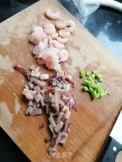 Make Egg and seafood step 0