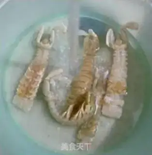 Make Shrimp makes radish step 3