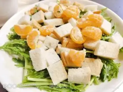 Make A salad with chrysanthemum fruit step 3