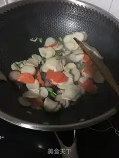 Make Weenie fried abalone mushrooms step 4