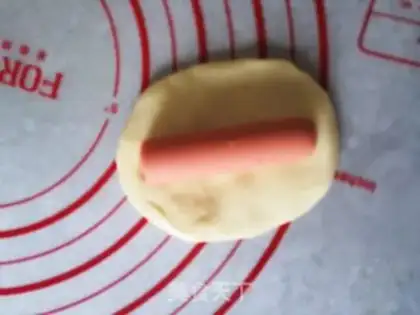 Make Ham sausage bread step 3