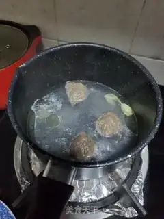 Make Oscillated beefball soup step 2