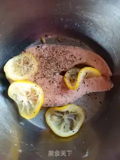 Make Black pepper salmon step 1