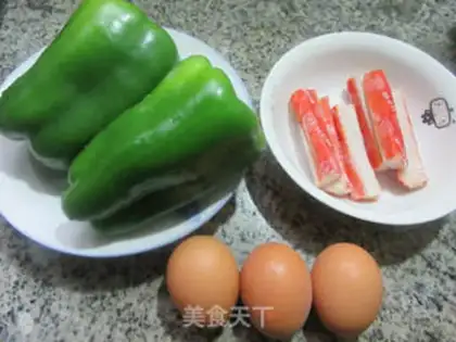 Make Eggs, crabs, peppers step 0