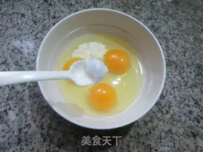 Make Eggs, crabs, peppers step 1