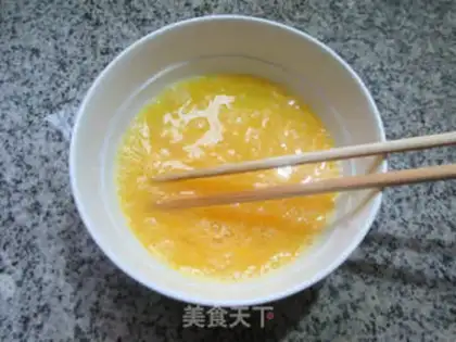 Make Eggs, crabs, peppers step 2