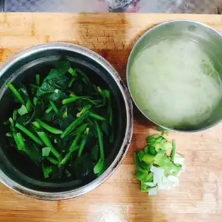 Make Fishball fan soup step 1
