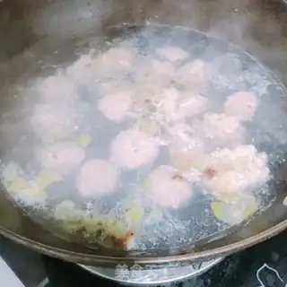 Make Fishball fan soup step 3