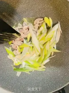 Make Onion fried meat step 3