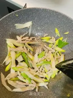 Make Onion fried meat step 4