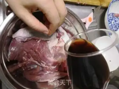 Make Spicy roasted lamb legs step 1