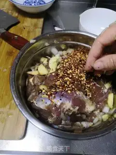Make Spicy roasted lamb legs step 6