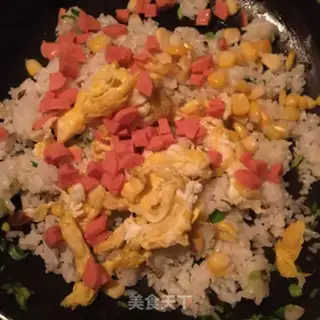 Make Curry ham and sausage fried rice step 5