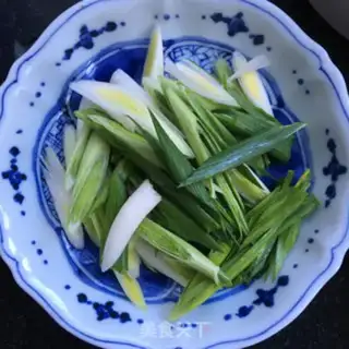 Make Spicy oil and tofu step 1
