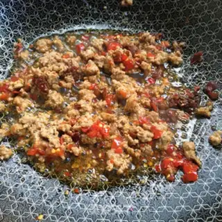 Make Spicy oil and tofu step 4