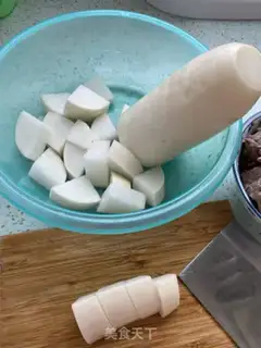Make Roach and lamb soup step 0