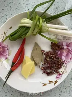 Make Roach and lamb soup step 1