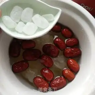 Make Silver-eared dates step 1