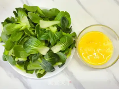 Make Fried eggs with oil step 2