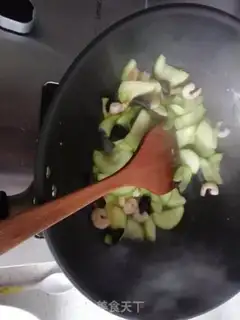 Make Shrimp is fried step 4