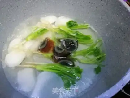 Make Soup with omelet step 1
