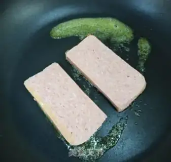 Make Ham omelet sandwich step 3