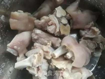 Make Spicy roasted pig hoof step 3