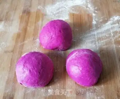 Make Red core Dragonfruit bread step 12