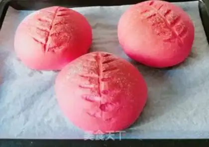 Make Red core Dragonfruit bread step 18